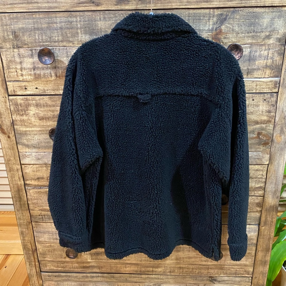 Black Shacket‎ - Picture 2 of 7